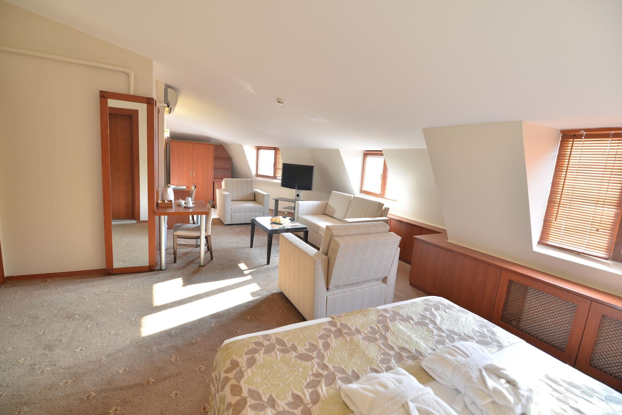 Golden Siyav Otel