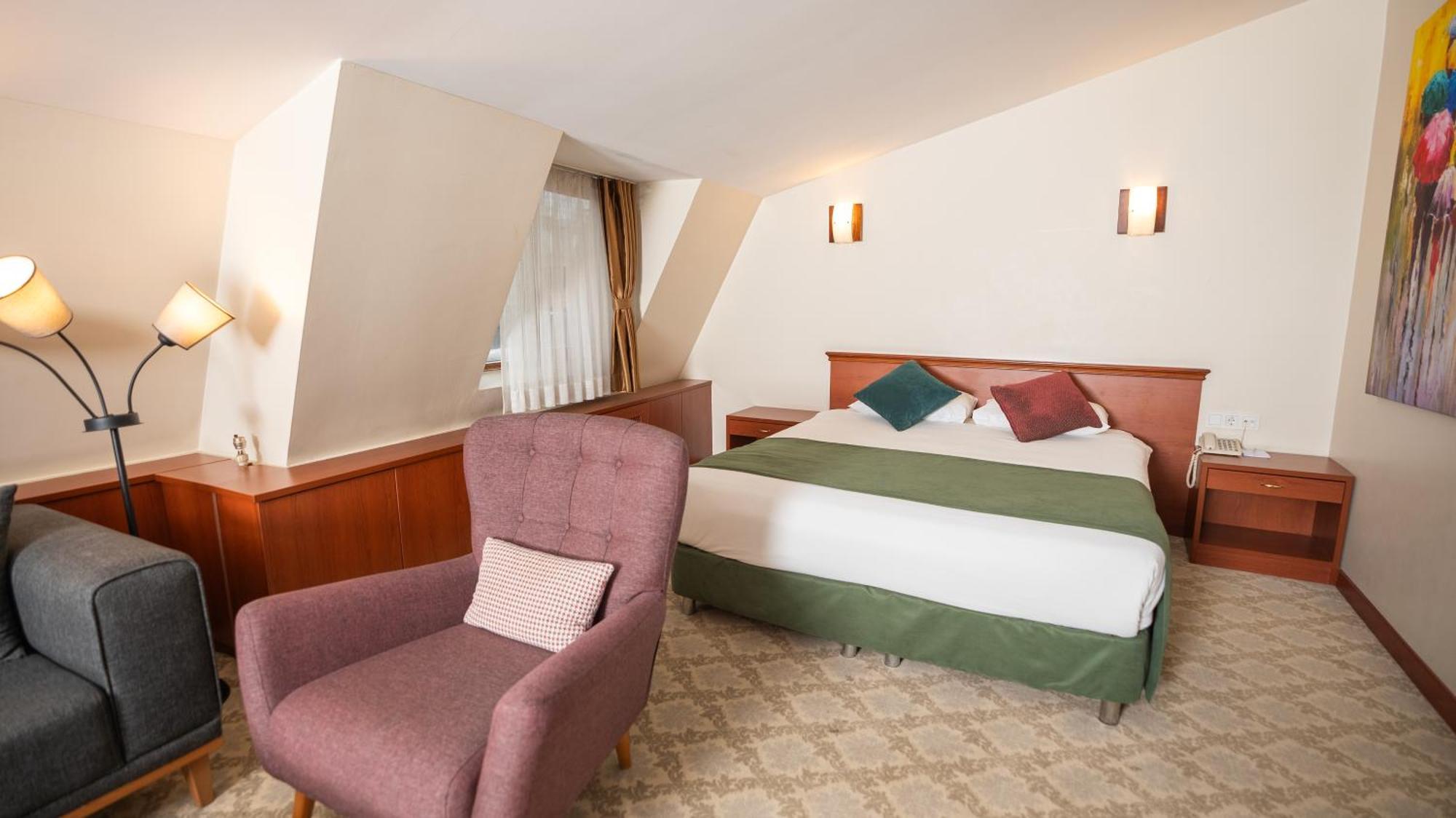 Otel Golden Siyav 3*