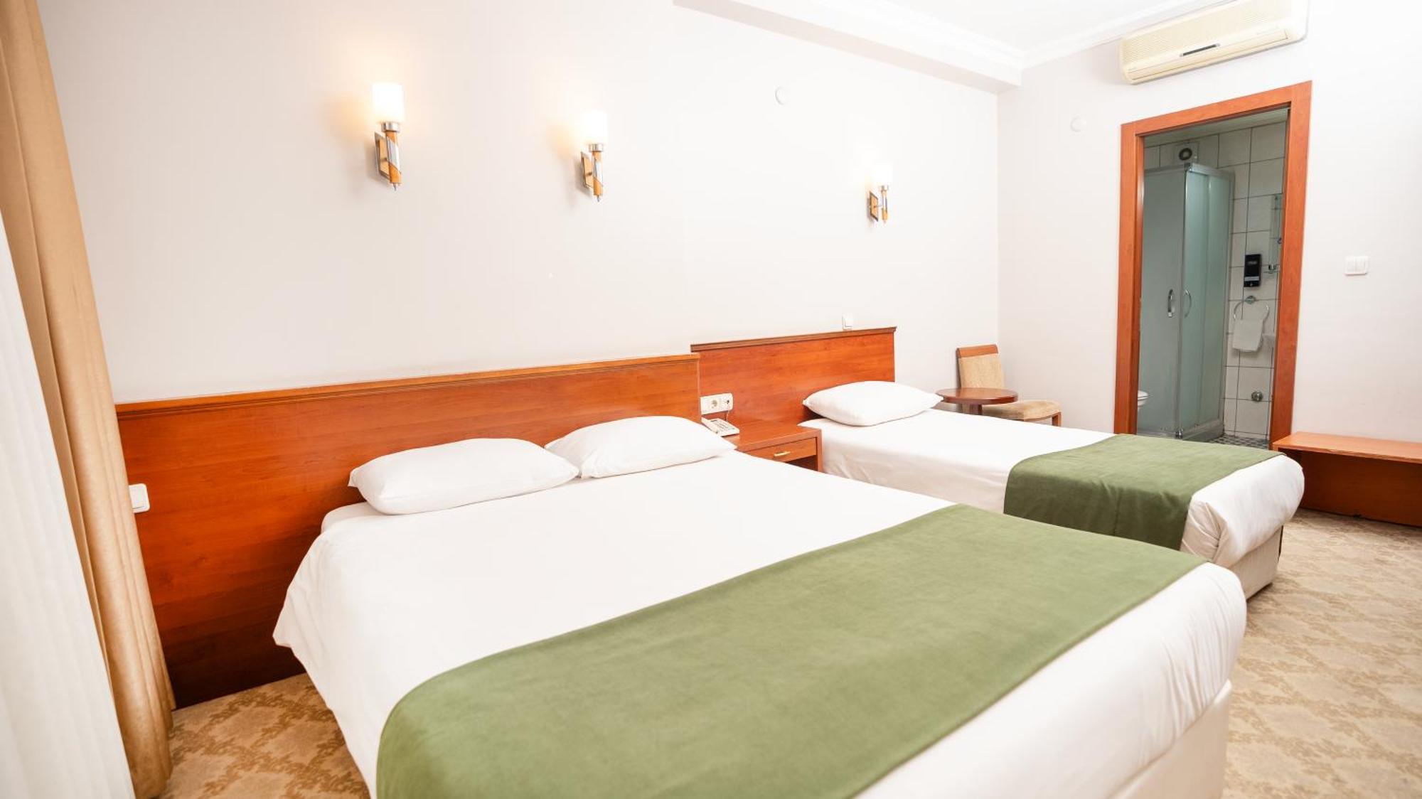 Golden Siyav Otel 3*